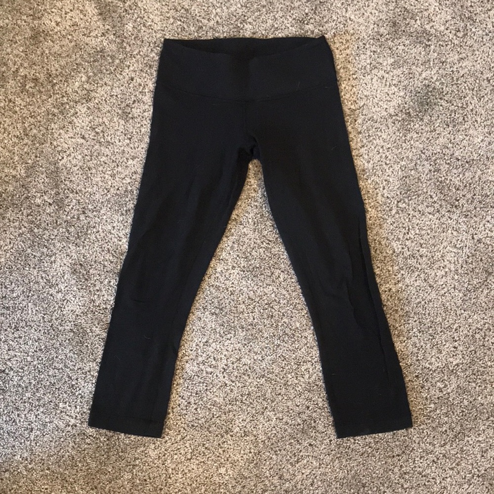 Lululemon capris.